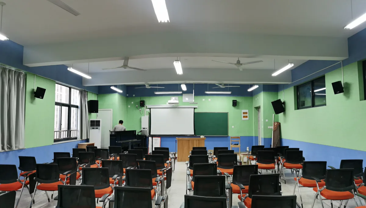 江苏省教育装备新技术试点应用案例：中协智能校园融合扩声系统赋能14所地市学校