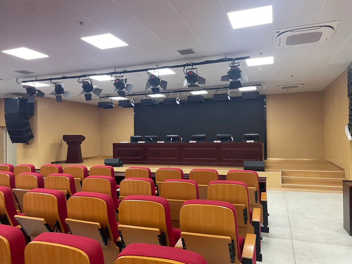洪泽湖高级中学报告厅建设案例
